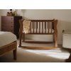 Hnedé hojdacie lišty k postieľke Crib